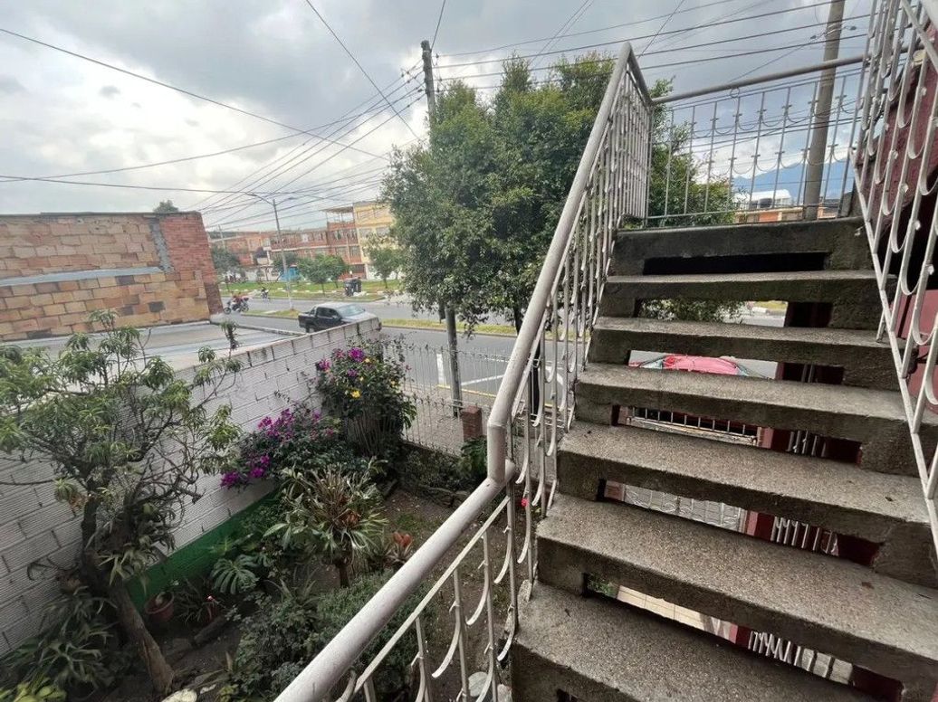 Casa de 6 alcobas en venta en Quiroga, Bogotá, 161 m² · foto 3 de 18