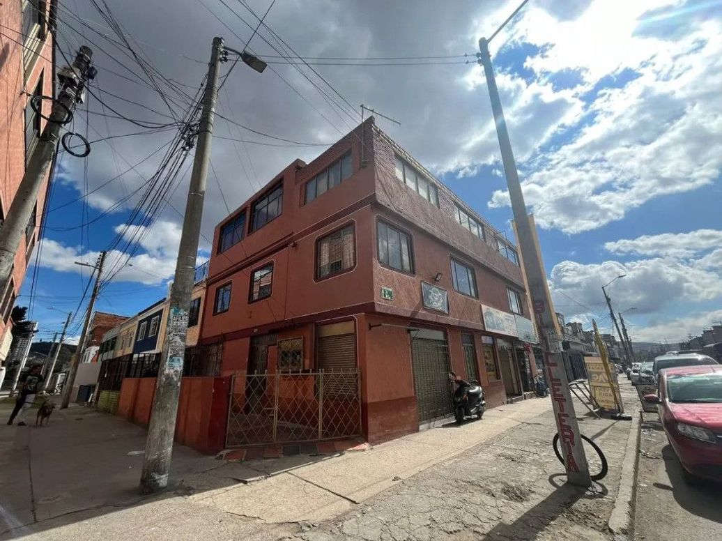 Casa de 9 alcobas en venta en Quiroga, Bogotá, 200 m² · foto 3 de 20