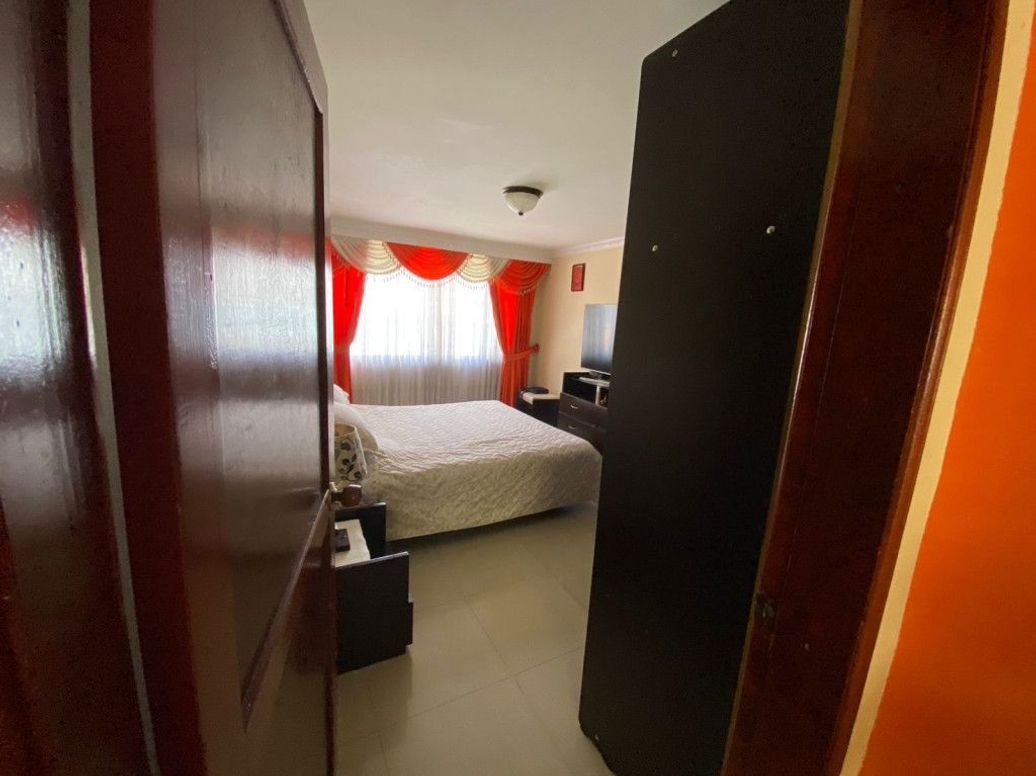 Casa de 8 alcobas en venta en La Victoria, Bogotá, 480 m² · foto 17 de 20