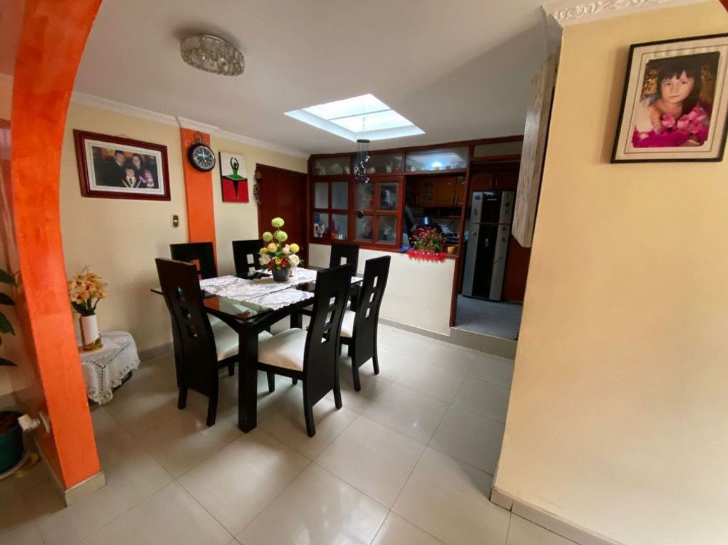 Casa de 8 alcobas en venta en La Victoria, Bogotá, 480 m² · foto 18 de 20