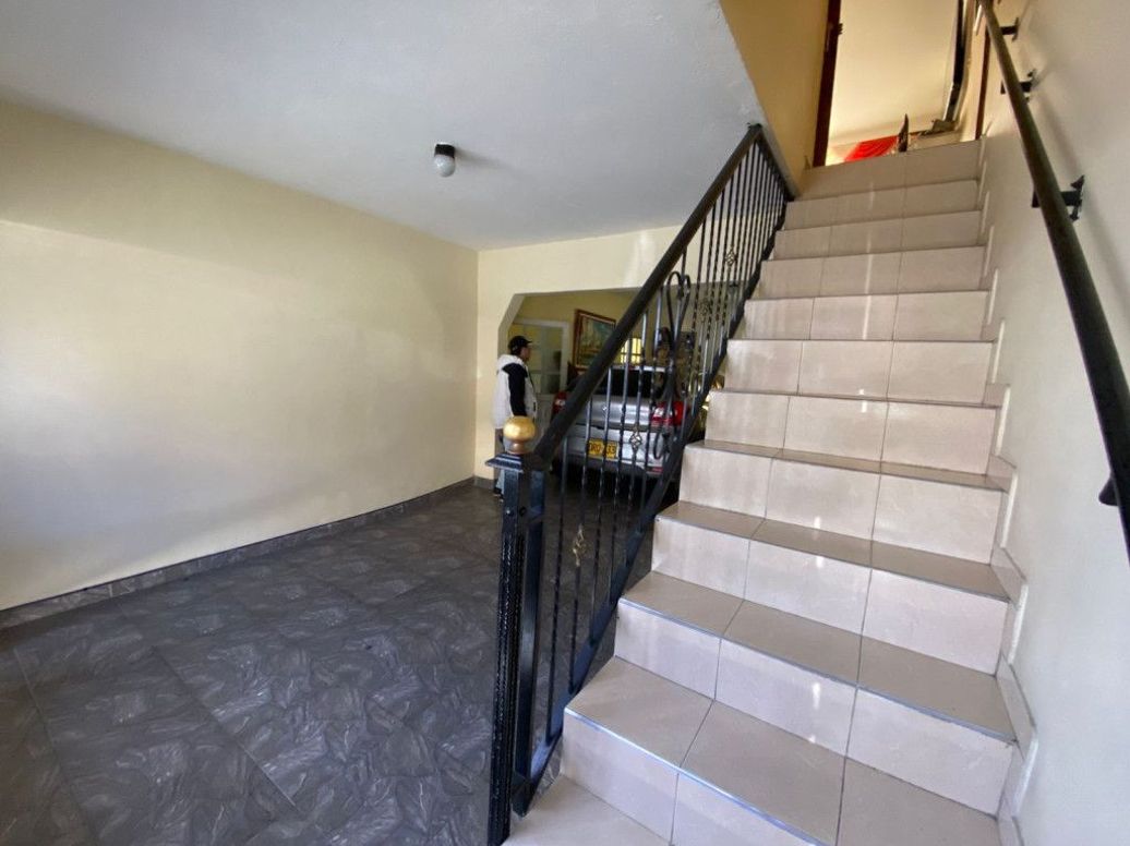 Casa de 8 alcobas en venta en La Victoria, Bogotá, 480 m² · foto 4 de 20