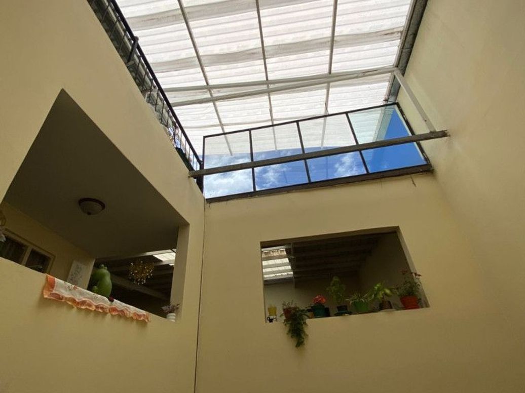 Casa de 8 alcobas en venta en La Victoria, Bogotá, 480 m² · foto 10 de 20