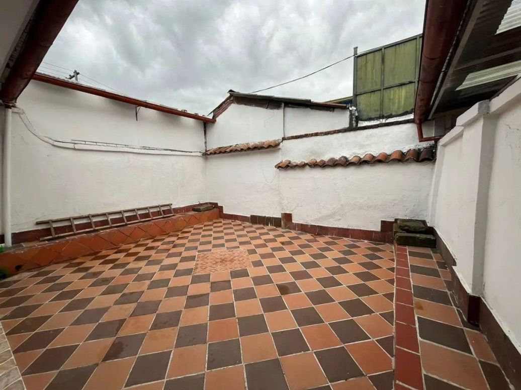 Casa de 9 alcobas en venta en Santa Barbara, Bogotá, 280 m² · foto 10 de 20