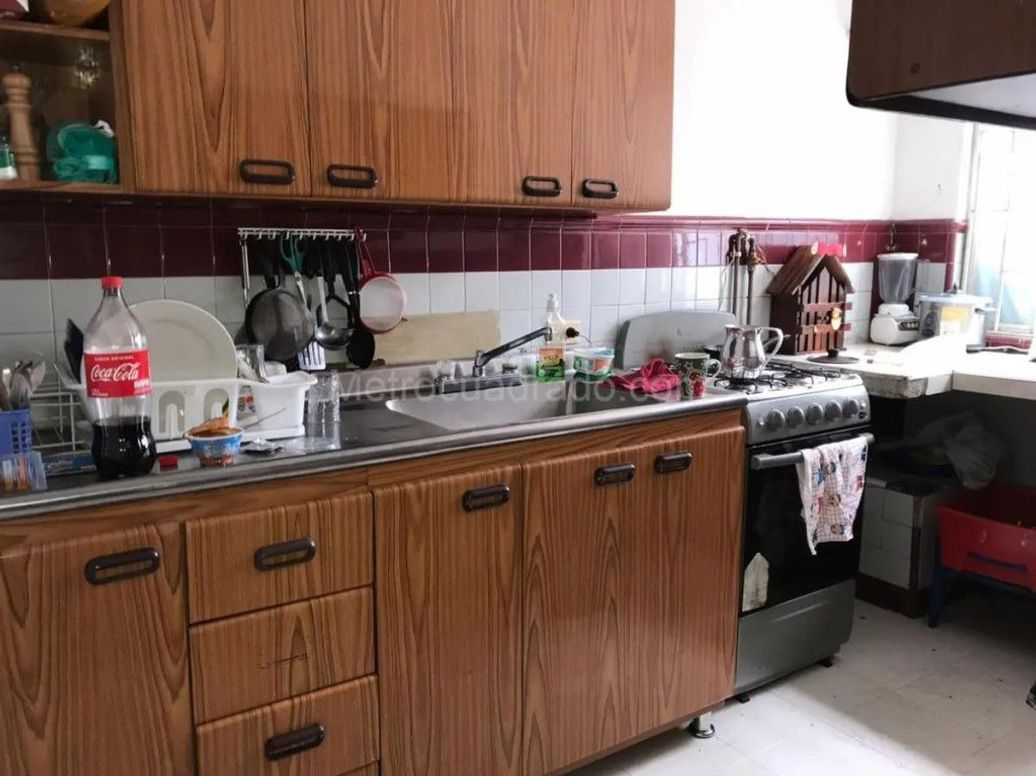 Casa de 5 alcobas en venta en San Jose, Bogotá, 250 m² · foto 2 de 6