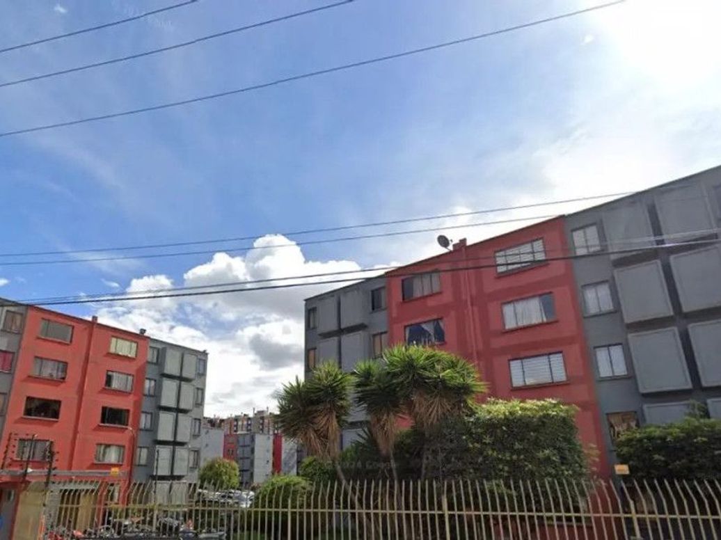 Apartamento de 3 alcobas en venta en Ub. Castilla Real, Bogotá, 53 m² · foto 3 de 12