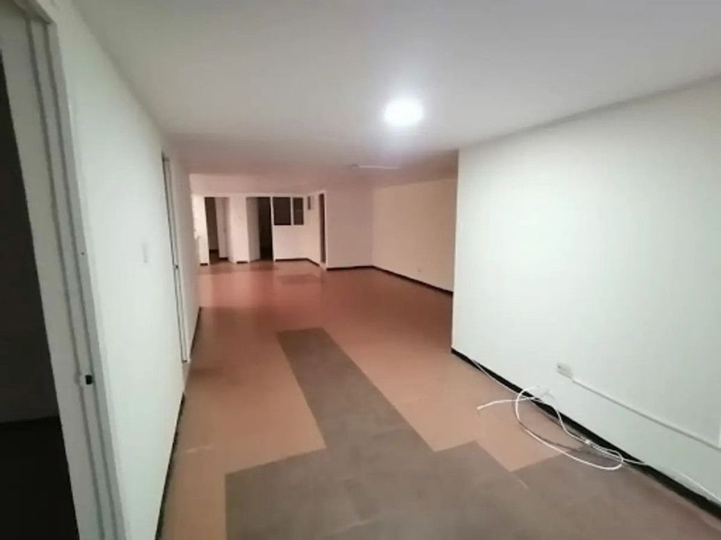 Casa de 11 alcobas en venta en El Retazo, Bogotá, 392 m² · foto 16 de 20