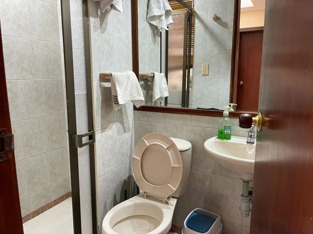 Casa de 11 alcobas en venta en Santander, Bogotá, 382 m² · foto 10 de 20
