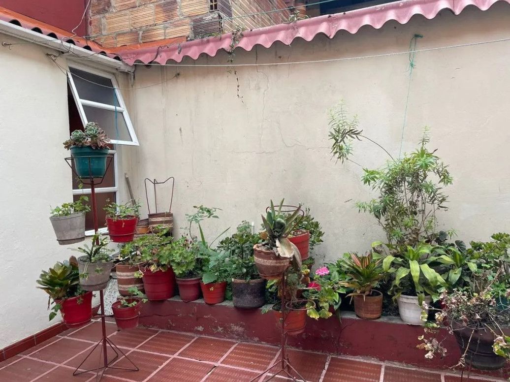 Casa de 11 alcobas en venta en Santander, Bogotá, 382 m² · foto 9 de 20