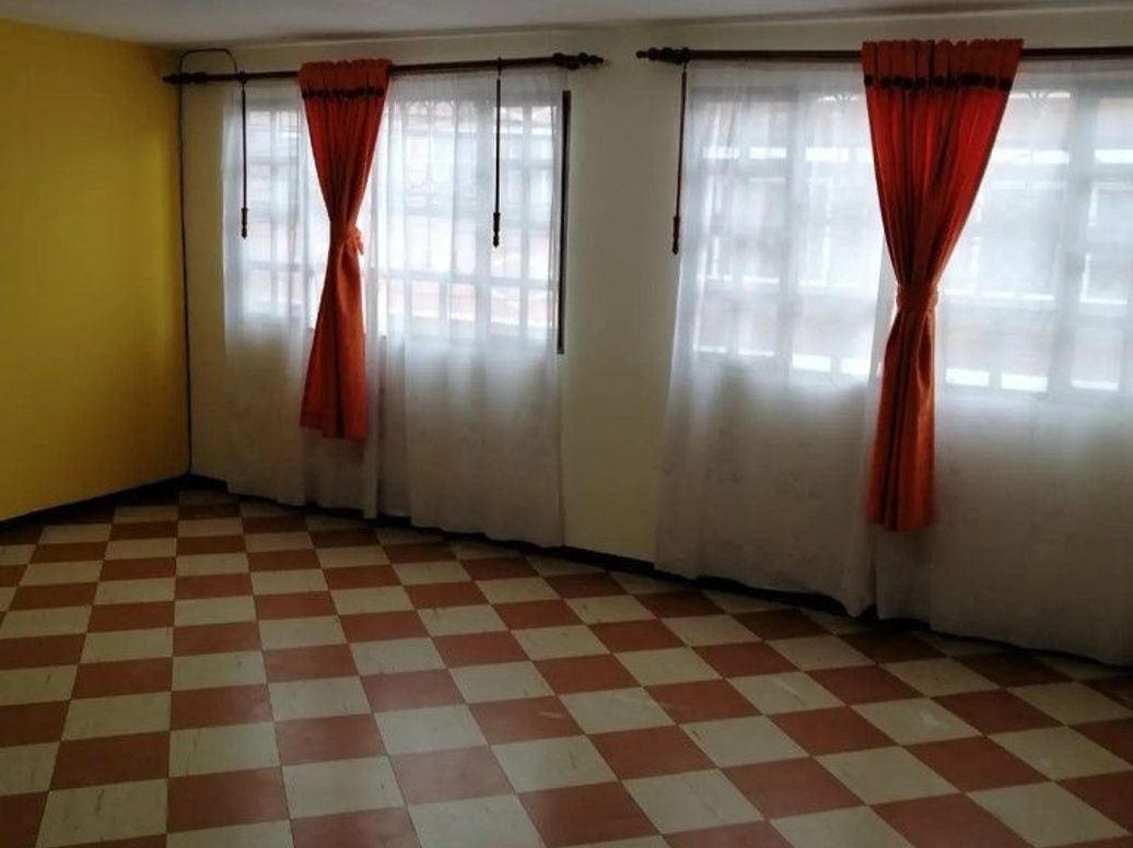 Casa de 7 alcobas en venta en Ingles, Bogotá, 250 m² · foto 19 de 20