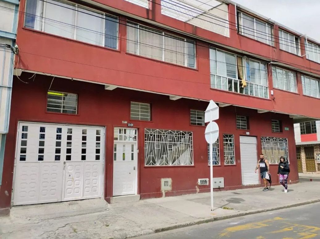 Casa de 7 alcobas en venta en San Jose, Bogotá, 384 m² · foto 2 de 17