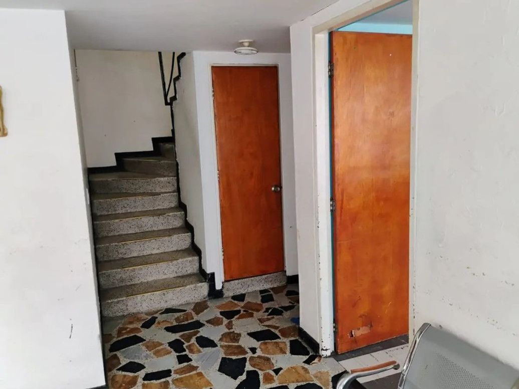 Casa de 7 alcobas en venta en San Jose, Bogotá, 384 m² · foto 11 de 17