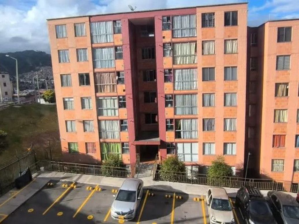 Apartamento de 3 alcobas en venta en Desarrollo Puerto Rico, Bogotá, 42 m² · foto 2 de 20