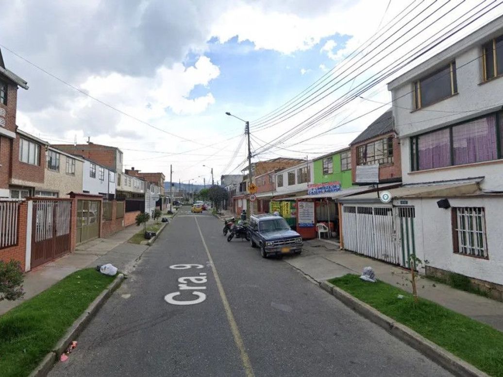 Casa de 7 alcobas en venta en Sosiego, Bogotá, 284 m² · foto 2 de 3