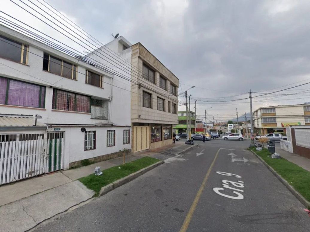 Casa de 7 alcobas en venta en Sosiego, Bogotá, 284 m² · foto 3 de 3