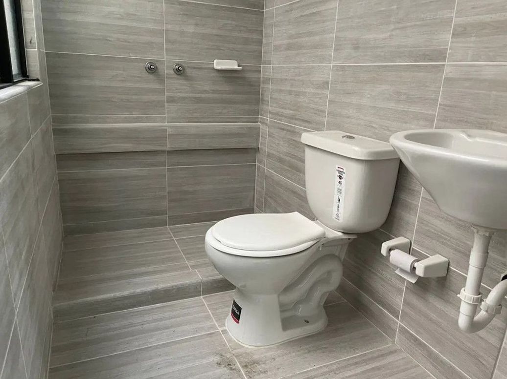 Casa de 6 alcobas en venta en Quiroga, Bogotá, 400 m² · foto 6 de 8