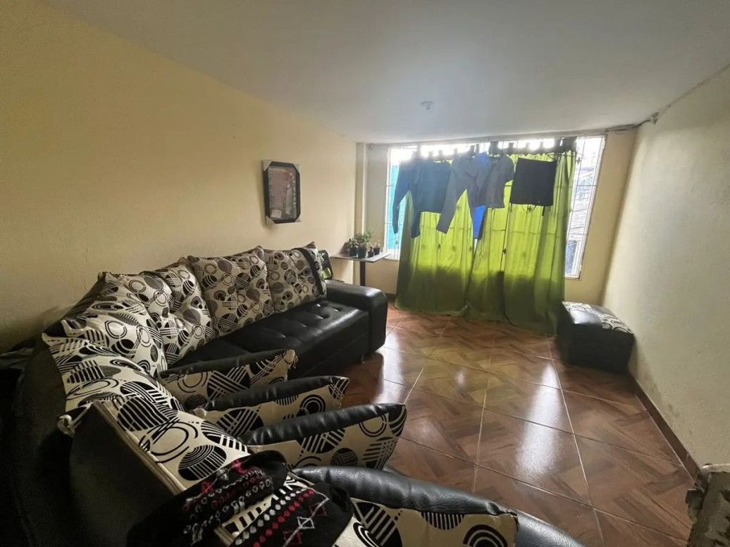 Casa de 8 alcobas en venta en La Picota, Bogotá, 284 m² · foto 5 de 20