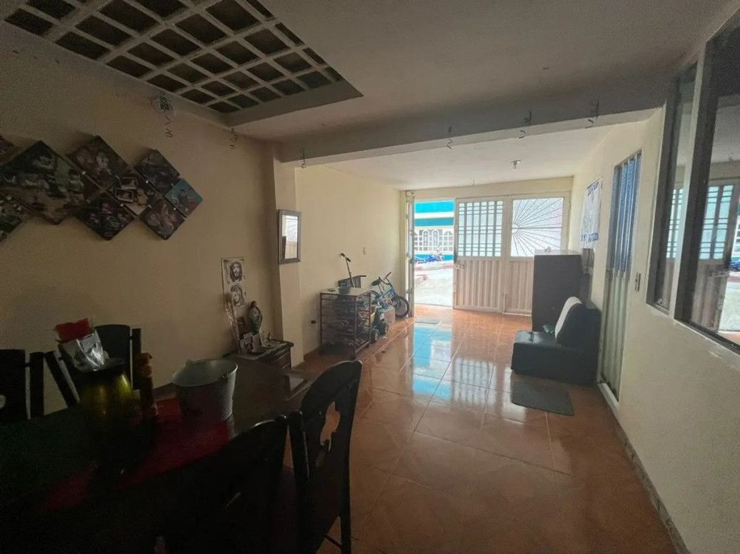 Casa de 8 alcobas en venta en La Picota, Bogotá, 284 m² · foto 11 de 20