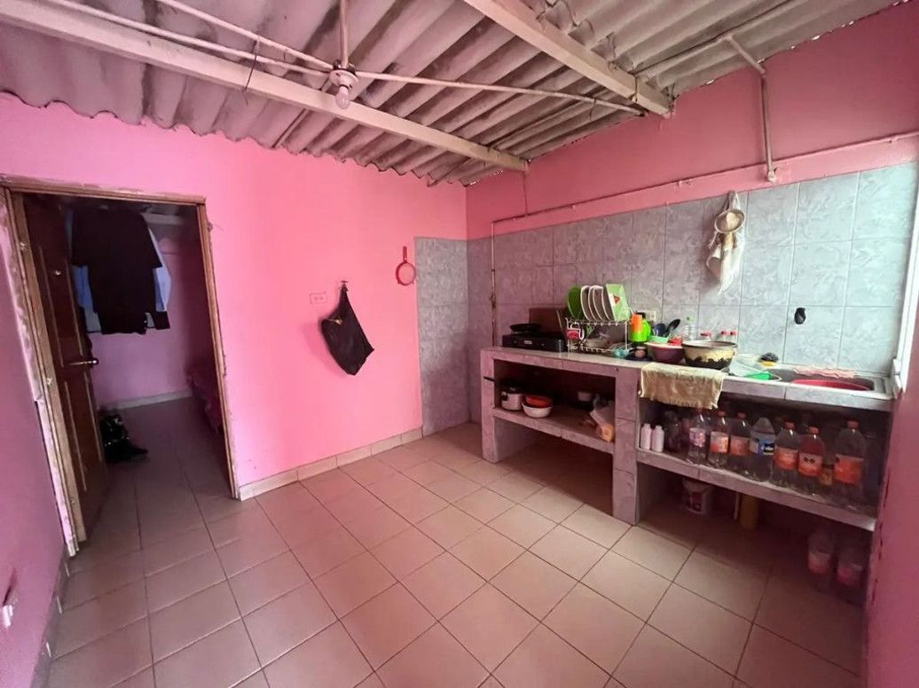 Casa de 8 alcobas en venta en La Picota, Bogotá, 284 m² · foto 18 de 20