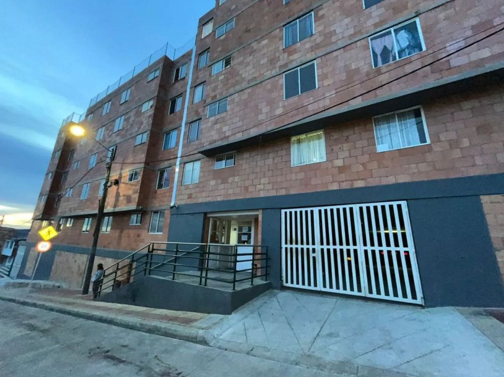 Apartamento de 3 alcobas en venta en A.S.D., Bogotá, 42 m² · foto 2 de 10