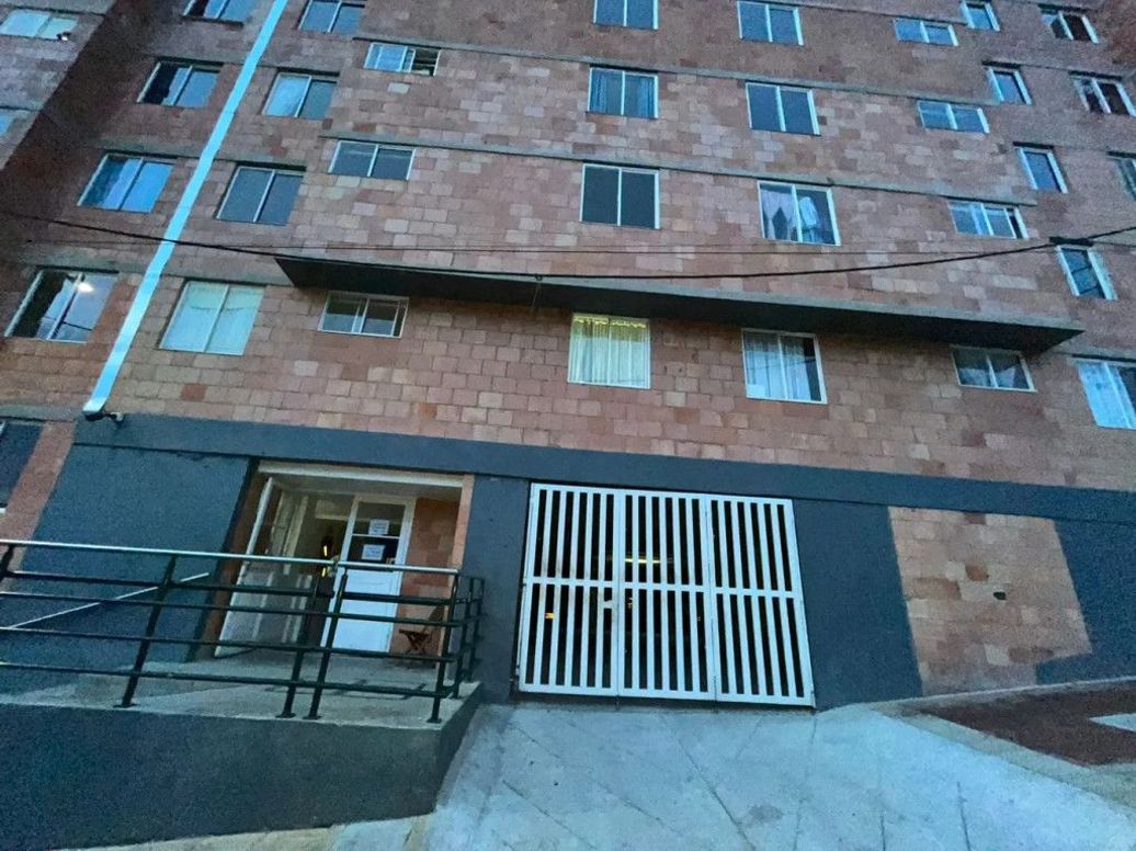 Apartamento de 3 alcobas en venta en A.S.D., Bogotá, 42 m² · foto 2 de 9