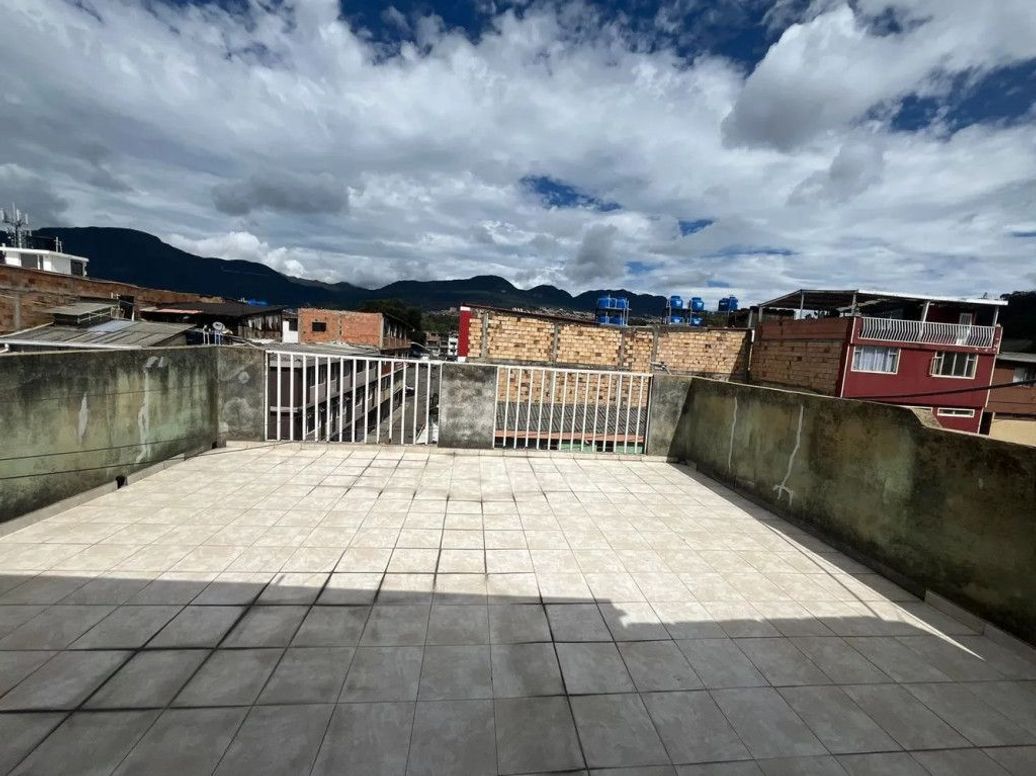 Casa de 14 alcobas en venta en Gustavo Restrepo, Bogotá, 478 m² · foto 10 de 20