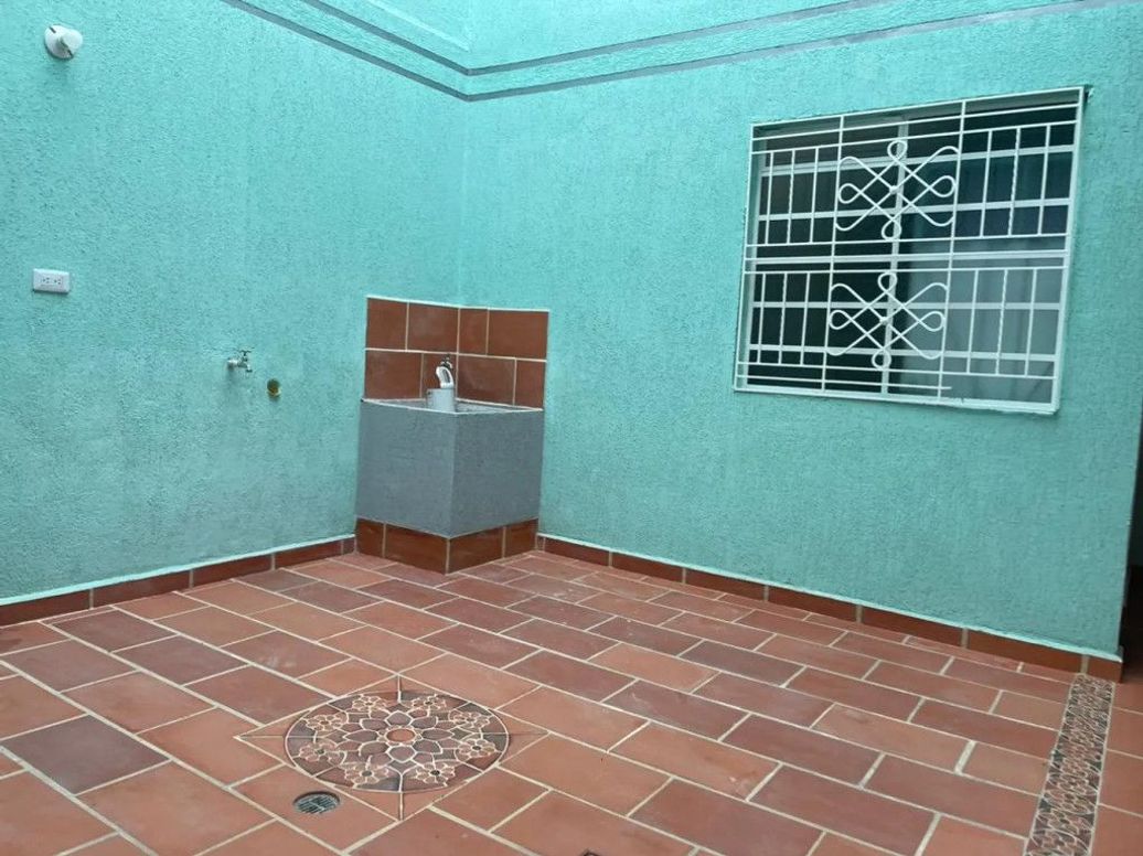 Casa de 3 alcobas en venta en Caracas, Bogotá, 324 m² · foto 14 de 20