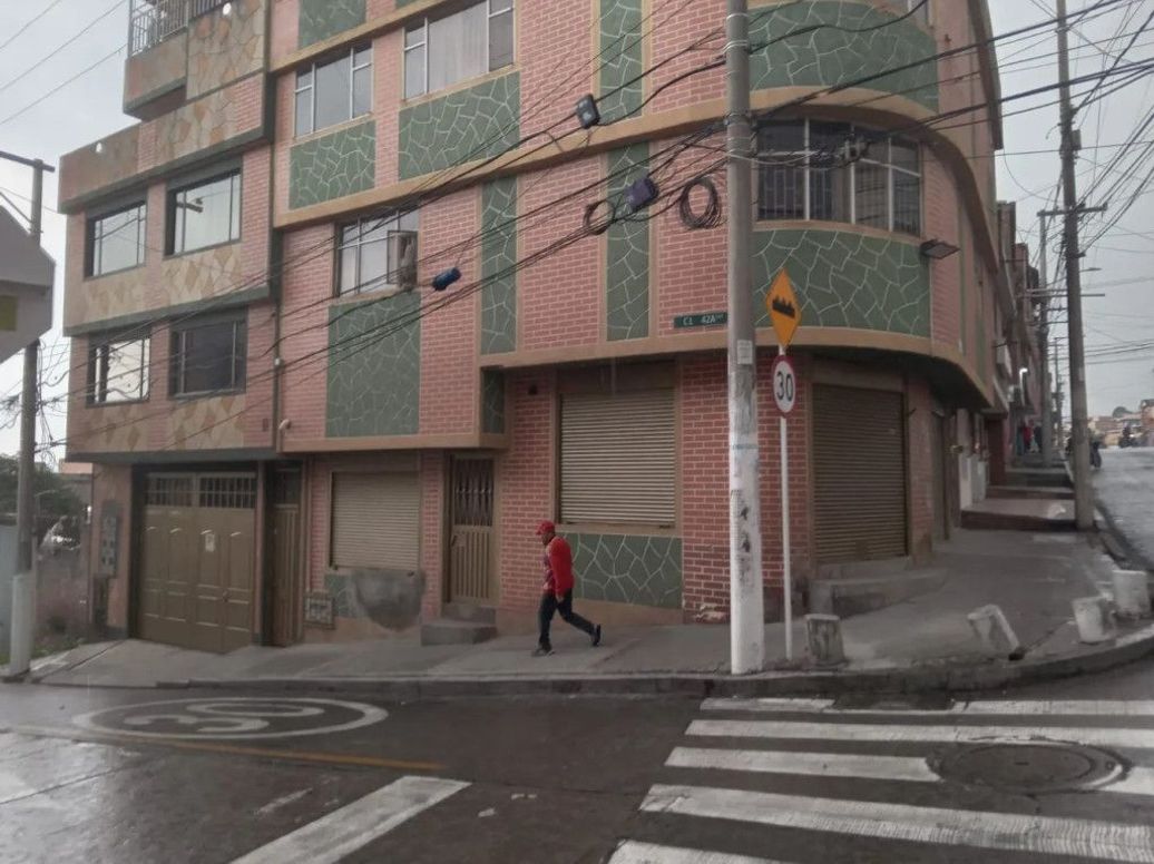 Casa de 13 alcobas en venta en San Jose Oriental, Bogotá, 586 m² · foto 4 de 9