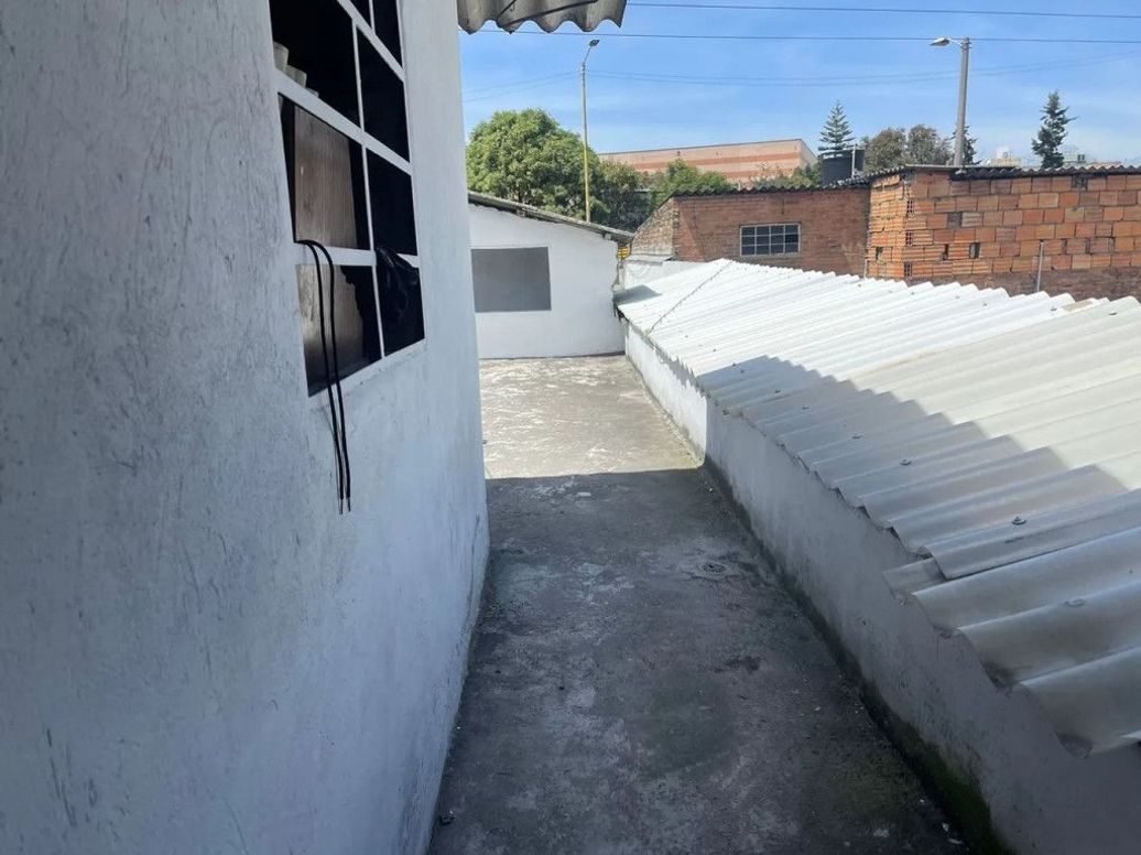 Casa de 6 alcobas en venta en Ingles, Bogotá, 210 m² · foto 18 de 19