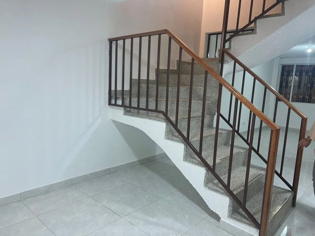 Casa de 5 alcobas en venta en Lombardía, Bogotá, 200 m² · foto 10 de 11