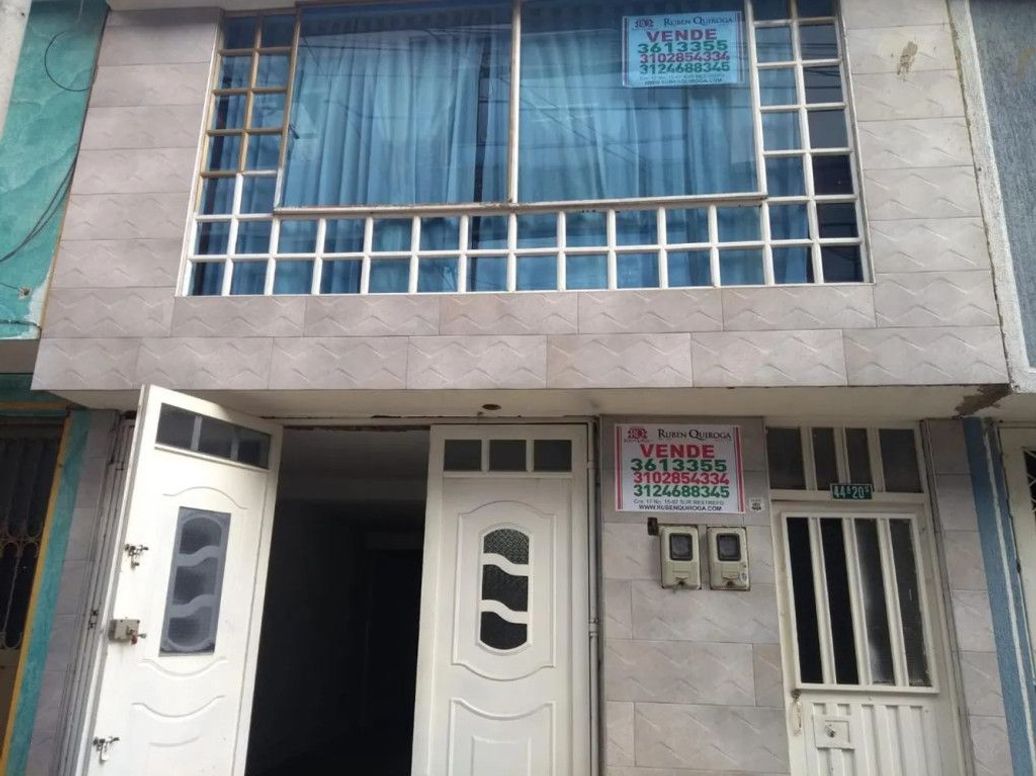 Casa de 3 alcobas en venta en Desarrollo Puerto Rico, Bogotá, 210 m² · foto 2 de 15