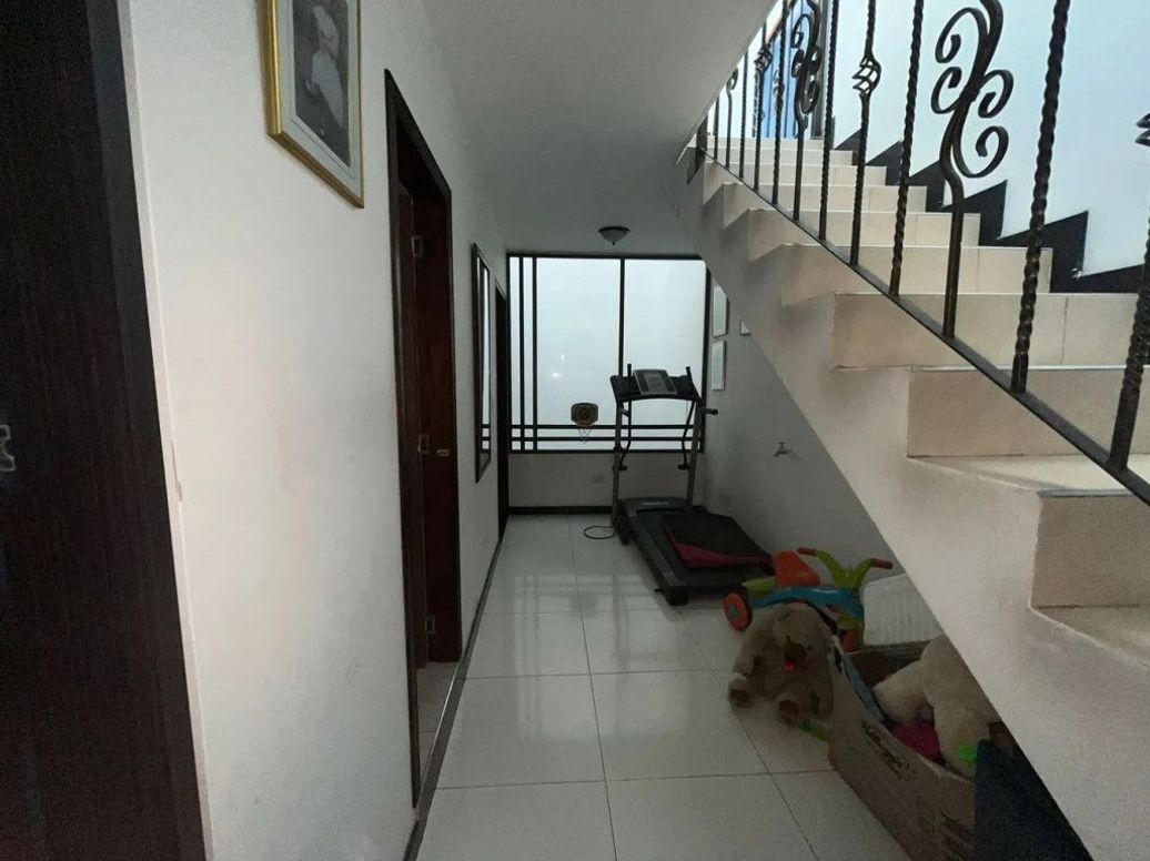 Casa de 7 alcobas en venta en Olaya, Bogotá, 238 m² · foto 7 de 20