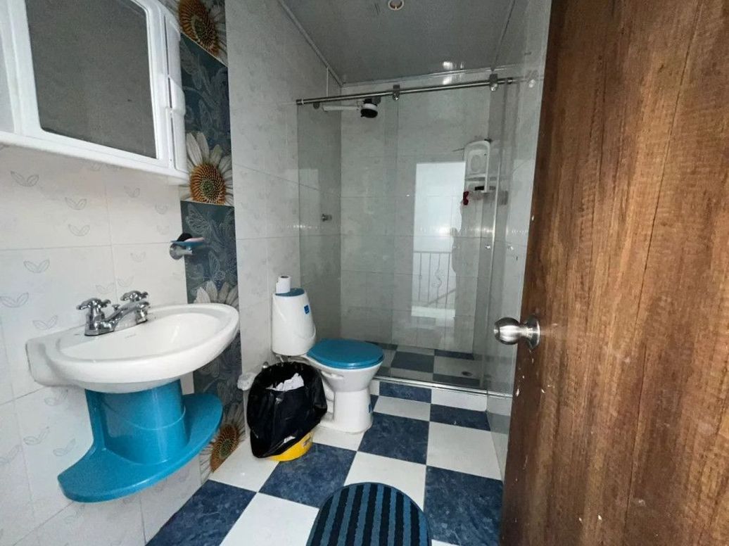 Casa de 7 alcobas en venta en Olaya, Bogotá, 238 m² · foto 3 de 20
