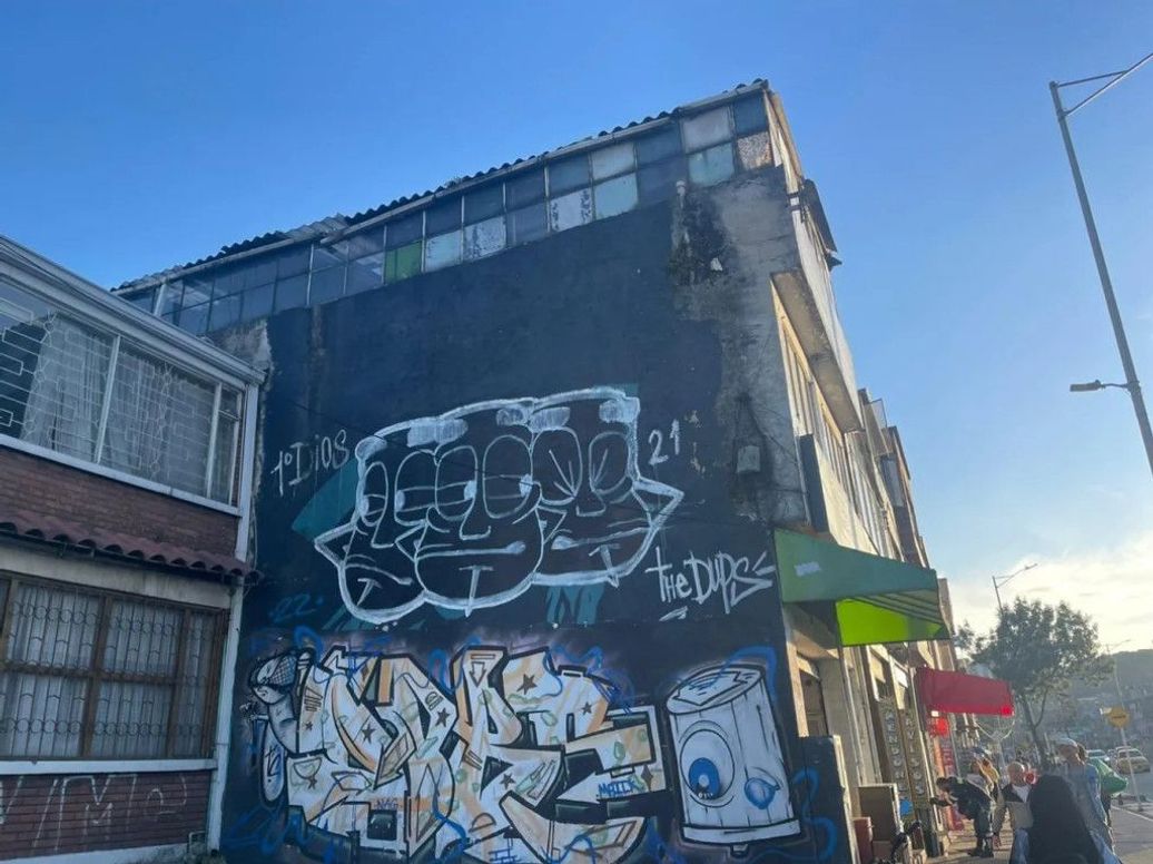Casa de 5 alcobas en venta en Unifamiliares Avenida Decima, Bogotá, 358 m² · foto 2 de 14