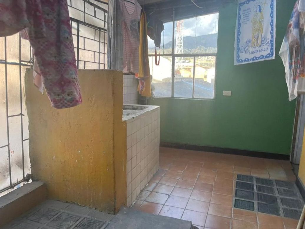 Casa de 5 alcobas en venta en Unifamiliares Avenida Decima, Bogotá, 358 m² · foto 4 de 14