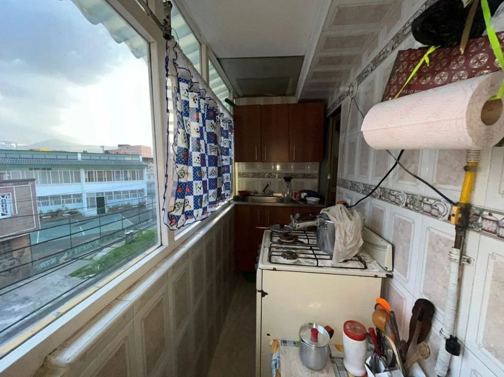 Casa de 9 alcobas en venta en Santa Lucía, Bogotá, 450 m² · foto 8 de 13
