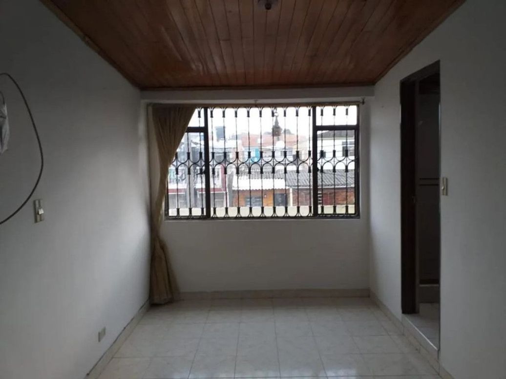Casa de 6 alcobas en venta en Remanso, Bogotá, 317 m² · foto 3 de 9