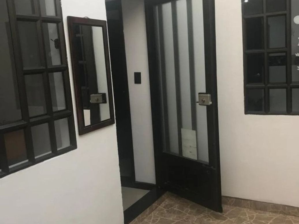 Casa de 7 alcobas en venta en Santa Ana Sur, Bogotá, 250 m² · foto 3 de 20