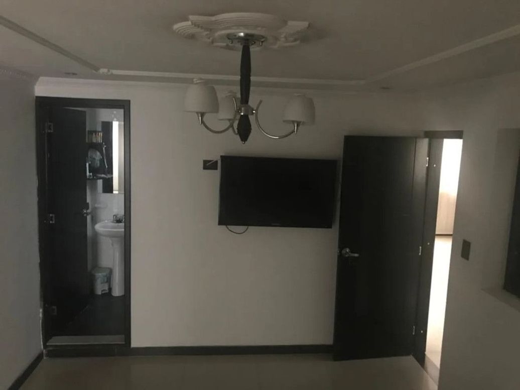 Casa de 7 alcobas en venta en Santa Ana Sur, Bogotá, 250 m² · foto 4 de 20