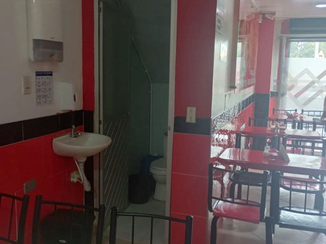 Casa de 6 alcobas en venta en El Virrey, Bogotá, 280 m² · foto 2 de 20