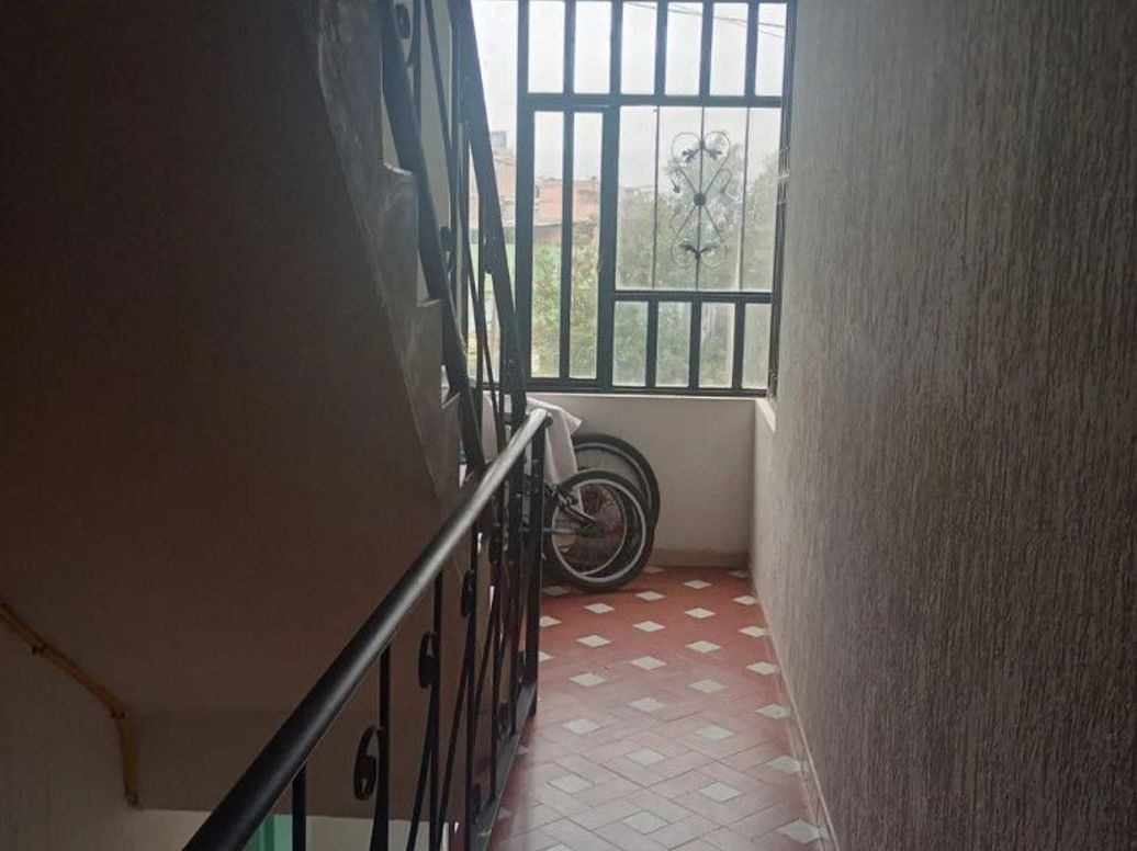 Casa de 6 alcobas en venta en El Virrey, Bogotá, 280 m² · foto 18 de 20