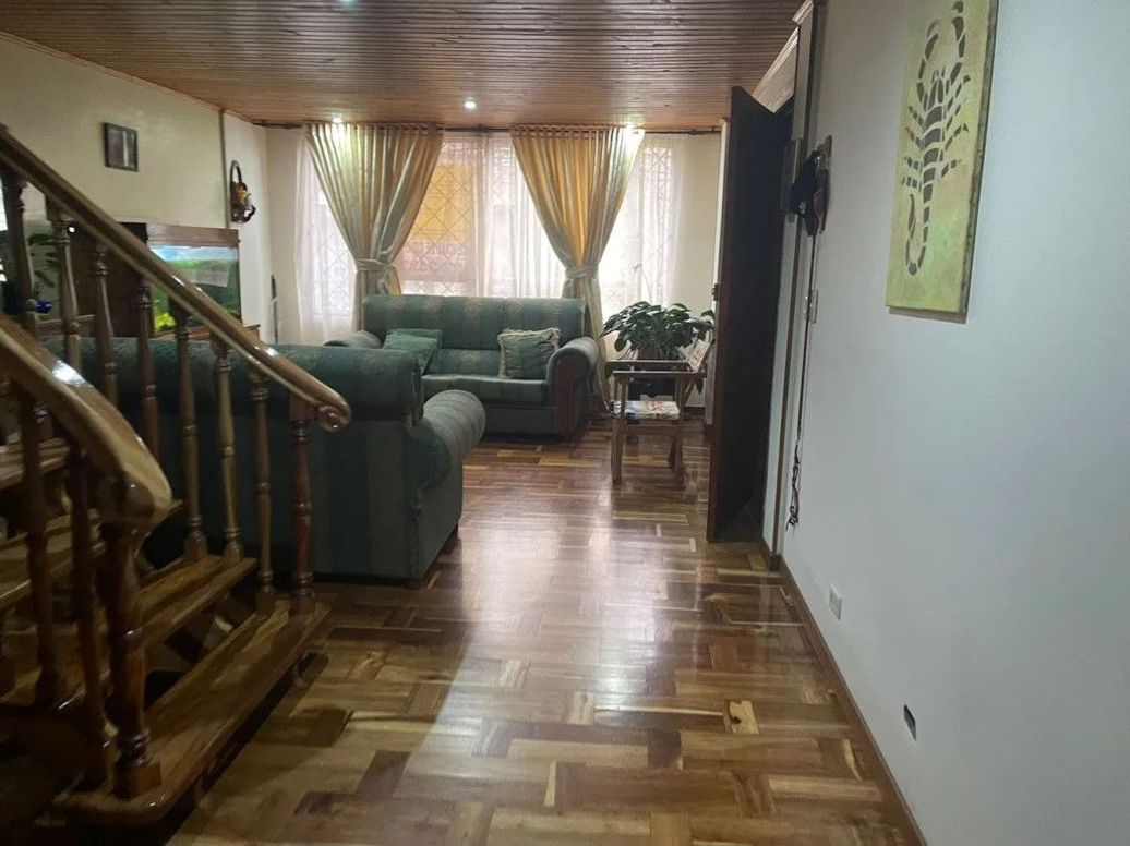 Casa de 4 alcobas en venta en Villa Sagrario, Bogotá, 195 m² · foto 11 de 19