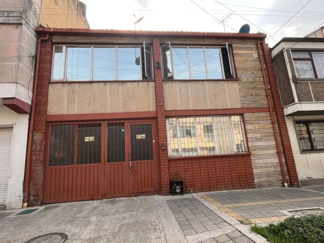 Casa de 7 alcobas en venta en La Estanzuela, Bogotá, 580 m² · foto 2 de 20
