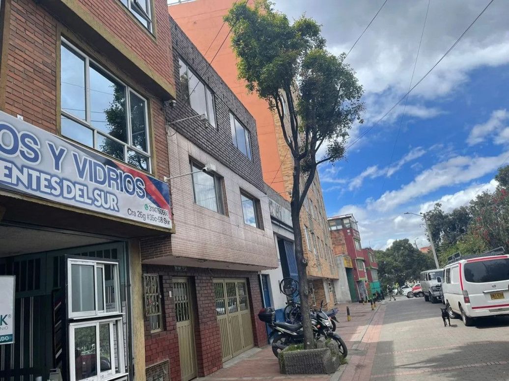 Casa de 10 alcobas en venta en Bravo Paez, Bogotá, 480 m² · foto 6 de 20
