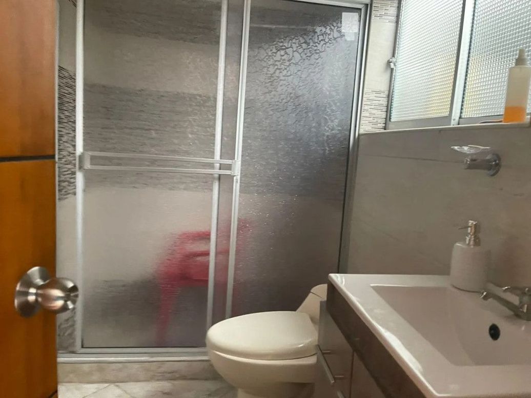 Casa de 10 alcobas en venta en Bravo Paez, Bogotá, 480 m² · foto 10 de 20
