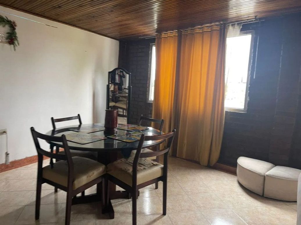 Casa de 10 alcobas en venta en Bravo Paez, Bogotá, 480 m² · foto 19 de 20