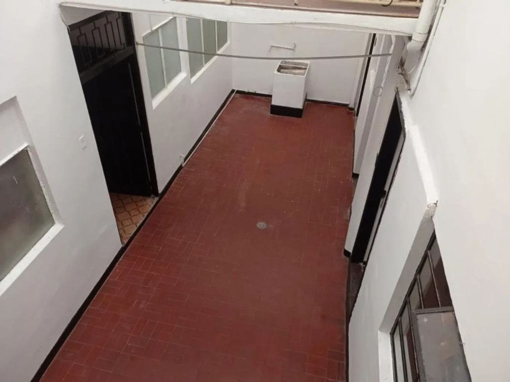 Casa de 11 alcobas en venta en San Jose, Bogotá, 380 m² · foto 7 de 8