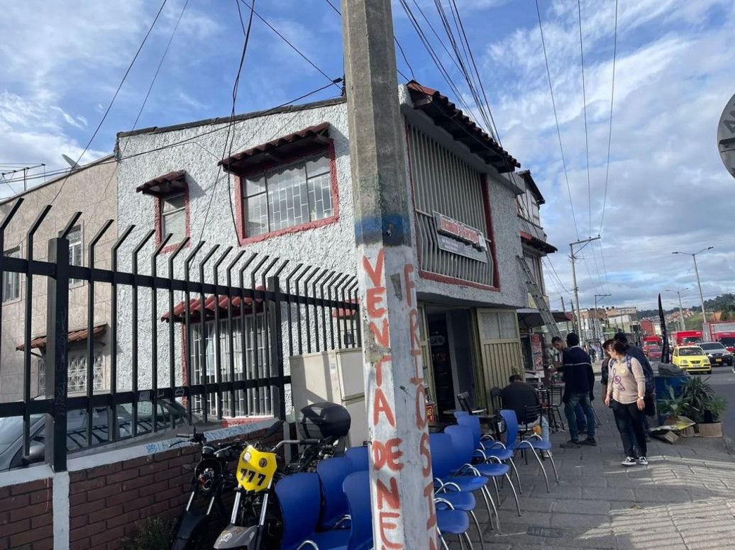 Casa de 3 alcobas en venta en Paris Gaitan, Bogotá, 227 m² · foto 2 de 18