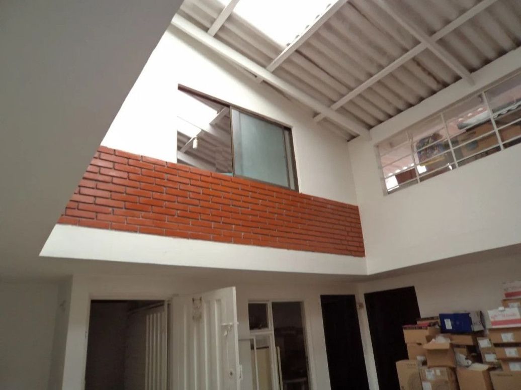 Casa de 6 alcobas en venta en Santa Lucía, Bogotá, 622 m² · foto 4 de 14