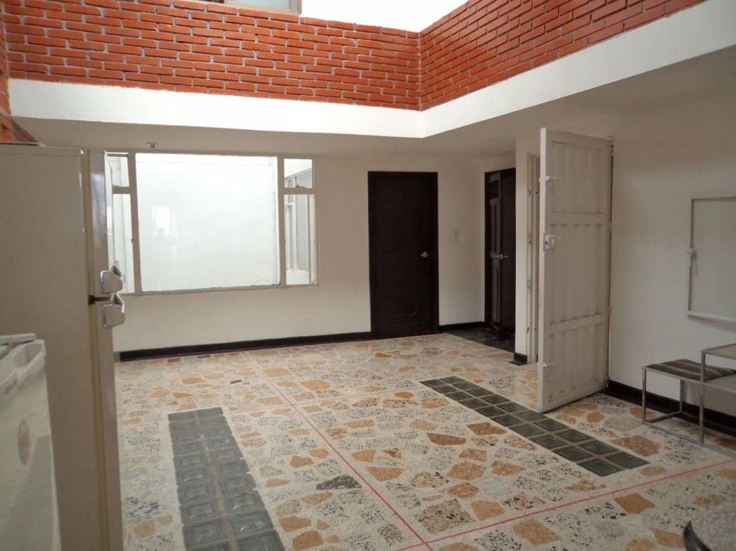 Casa de 6 alcobas en venta en Santa Lucía, Bogotá, 622 m² · foto 6 de 14