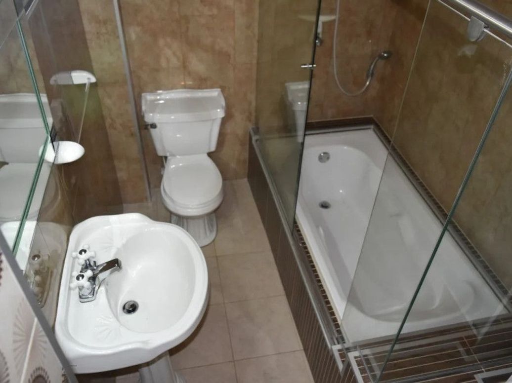 Casa de 8 alcobas en venta en Centenario, Bogotá, 224 m² · foto 8 de 20